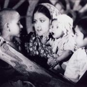 Screenshot of Indian movie Aurat (Woman)